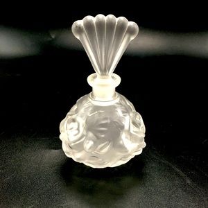 VTG German Hand Blown MCM Crystal Frosted Perfume Bottle w’ Fan Shape Topper